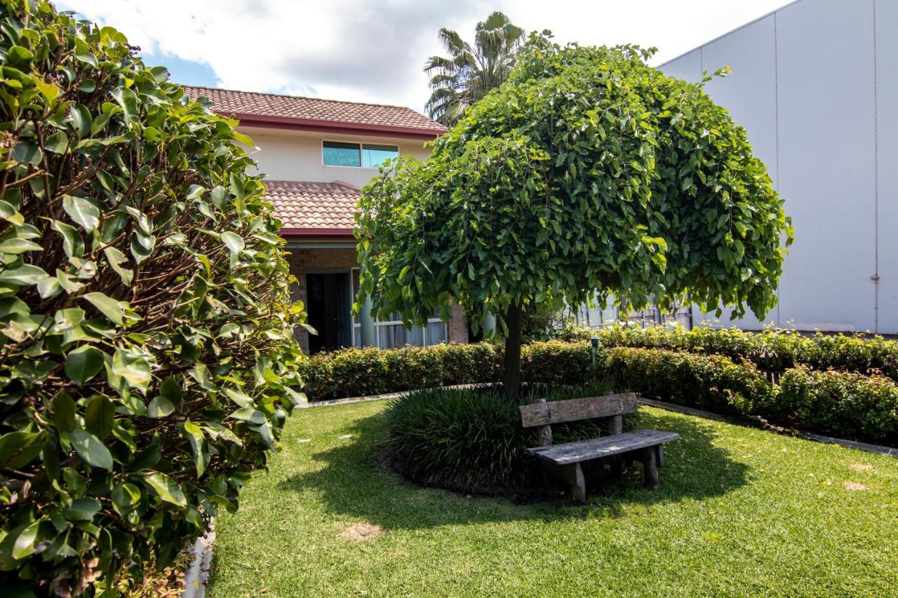 Albury Georgian Motel & Suites Bagian luar foto